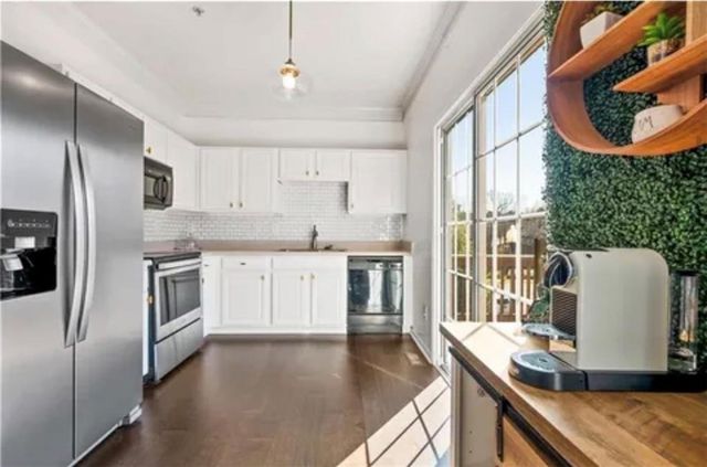 615 Market Place Lane, Woodstock, GA 30188