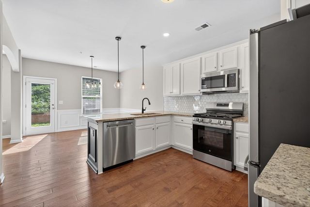 3277 Castleberry Village Dr, Cumming, GA 30040