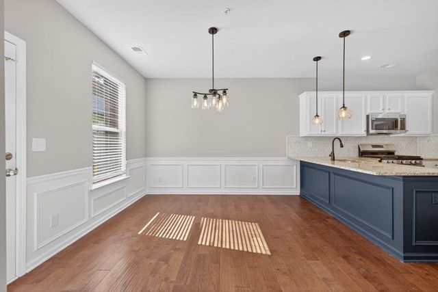 3277 Castleberry Village Dr, Cumming, GA 30040