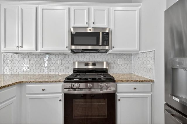 3277 Castleberry Village Dr, Cumming, GA 30040