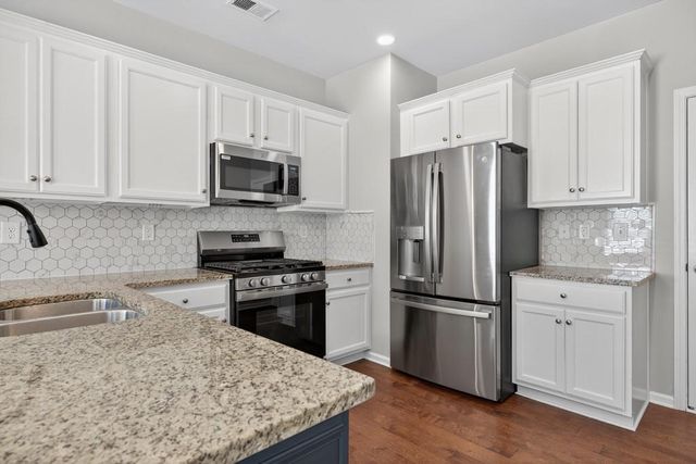 3277 Castleberry Village Dr, Cumming, GA 30040