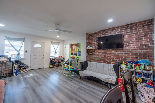 592 Willow Ave, Hayward, CA 94541