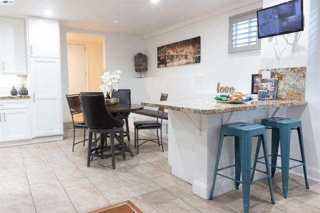 592 Willow Ave, Hayward, CA 94541