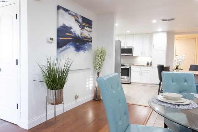 592 Willow Ave, Hayward, CA 94541