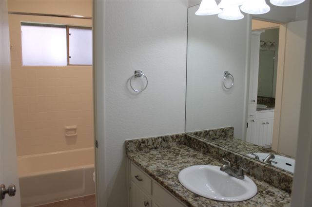 215 Stowaway CV A, Lakeway, TX 78734