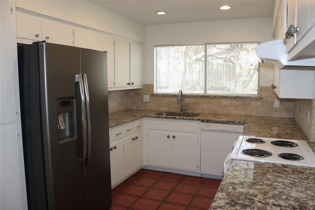 215 Stowaway CV A, Lakeway, TX 78734