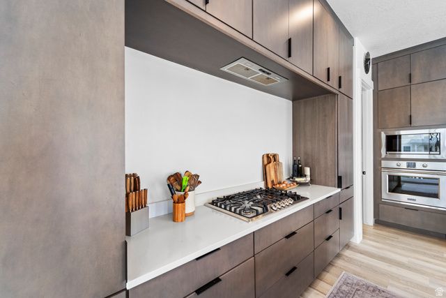 6894 W MEADOW GRASS DR, South Jordan, UT 84009