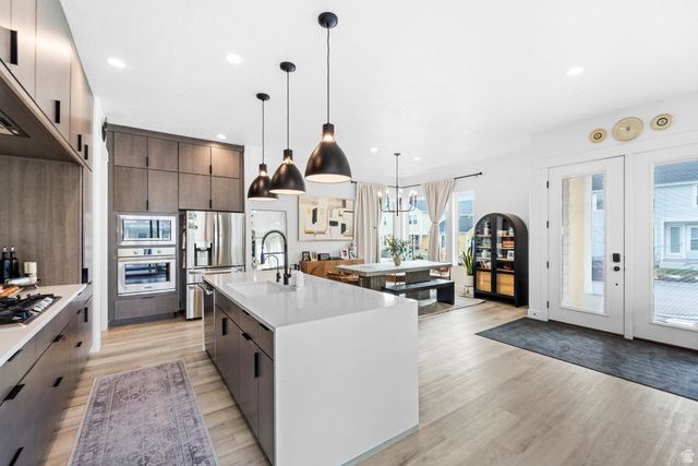 6894 W MEADOW GRASS DR, South Jordan, UT 84009