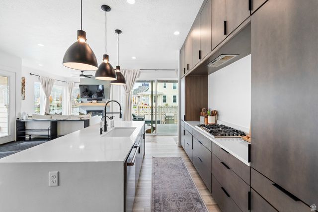 6894 W MEADOW GRASS DR, South Jordan, UT 84009