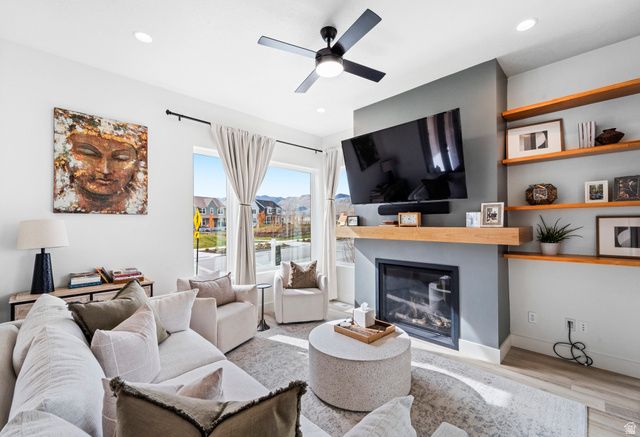 6894 W MEADOW GRASS DR, South Jordan, UT 84009