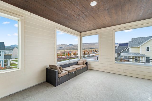 6894 W MEADOW GRASS DR, South Jordan, UT 84009