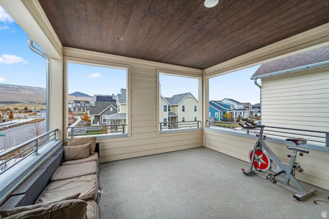 6894 W MEADOW GRASS DR, South Jordan, UT 84009