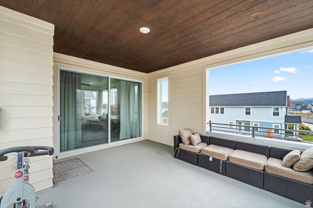 6894 W MEADOW GRASS DR, South Jordan, UT 84009