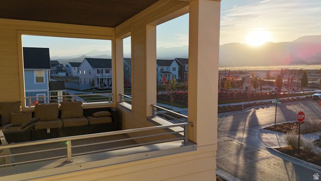 6894 W MEADOW GRASS DR, South Jordan, UT 84009