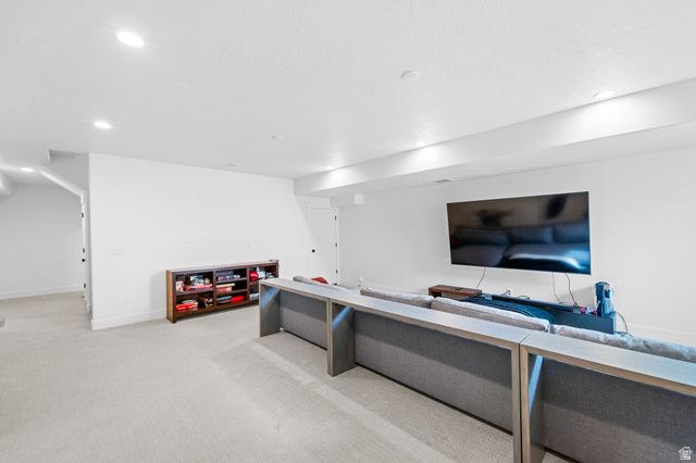 6894 W MEADOW GRASS DR, South Jordan, UT 84009