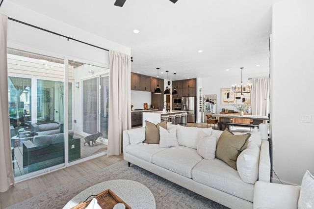 6894 W MEADOW GRASS DR, South Jordan, UT 84009