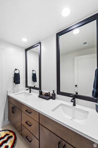 6894 W MEADOW GRASS DR, South Jordan, UT 84009