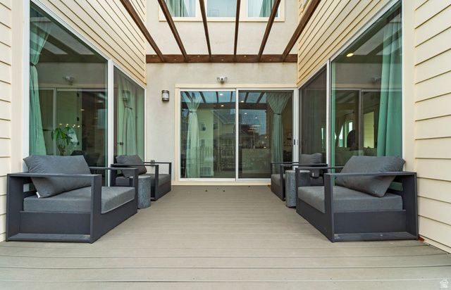 6894 W MEADOW GRASS DR, South Jordan, UT 84009