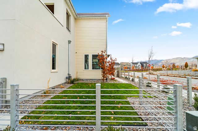 6894 W MEADOW GRASS DR, South Jordan, UT 84009