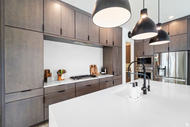 6894 W MEADOW GRASS DR, South Jordan, UT 84009