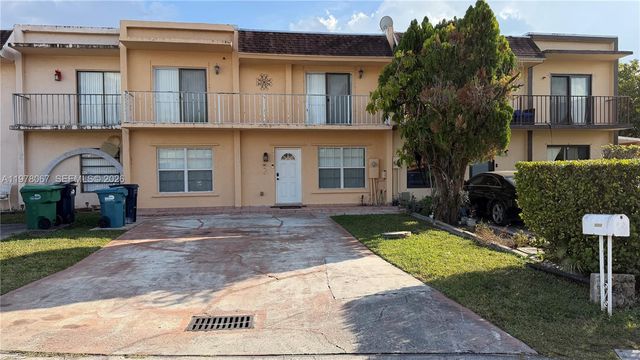 11249 SW 33rd Cir Pl, Miami, FL 33165