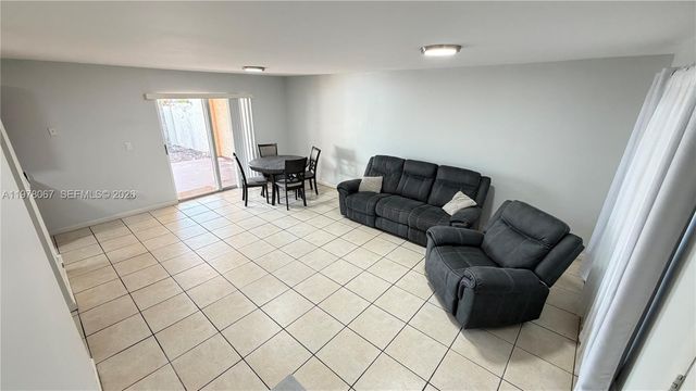 11249 SW 33rd Cir Pl, Miami, FL 33165