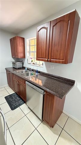 11249 SW 33rd Cir Pl, Miami, FL 33165