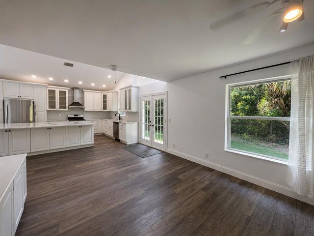 2393 Crawford Court, Lake Worth, FL 33462