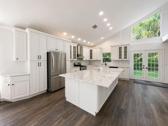 2393 Crawford Court, Lake Worth, FL 33462