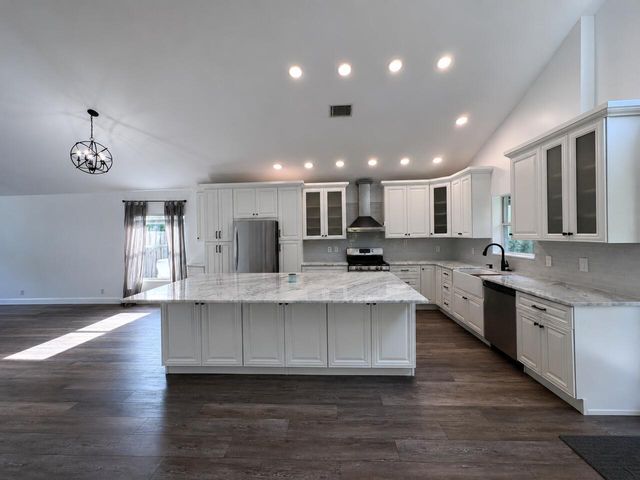 2393 Crawford Court, Lake Worth, FL 33462