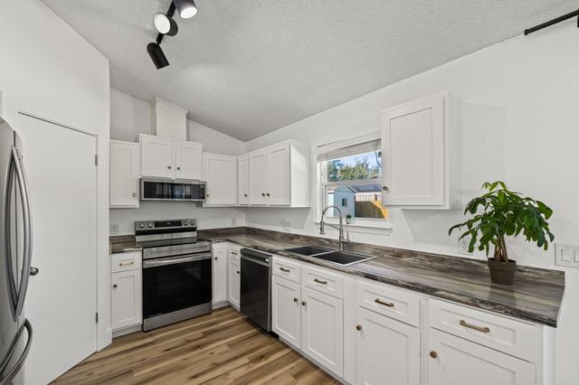 1265 Sanibel Lane, Gulf Breeze, FL 32563