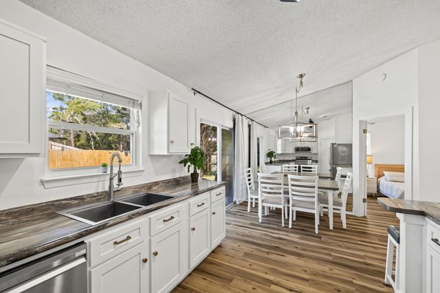 1265 Sanibel Lane, Gulf Breeze, FL 32563