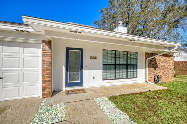 1265 Sanibel Lane, Gulf Breeze, FL 32563