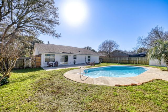 1265 Sanibel Lane, Gulf Breeze, FL 32563