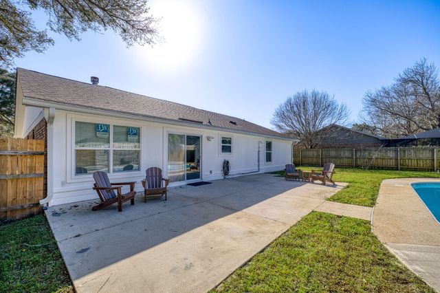 1265 Sanibel Lane, Gulf Breeze, FL 32563