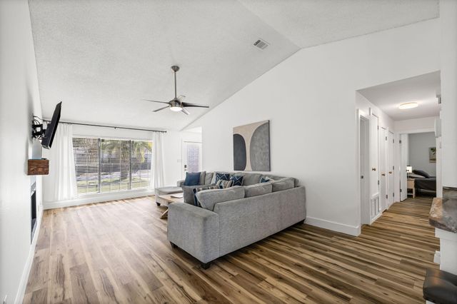 1265 Sanibel Lane, Gulf Breeze, FL 32563