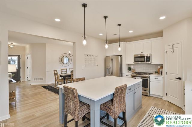 3514 Coventry Drive, Lower Macungie Twp, PA 18062