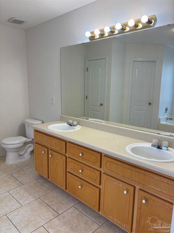 5687 Sweetbirch Ln, Milton, FL 32583