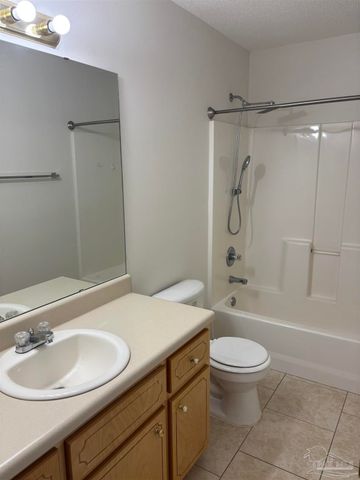 5687 Sweetbirch Ln, Milton, FL 32583