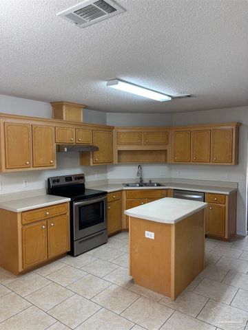 5687 Sweetbirch Ln, Milton, FL 32583