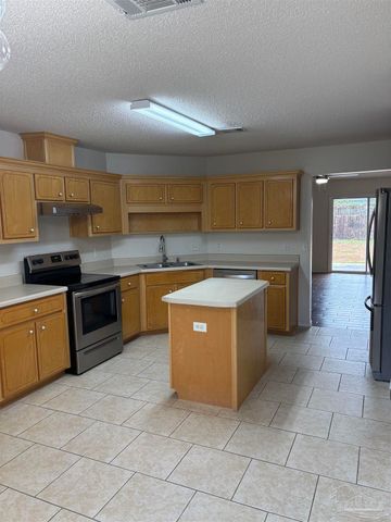 5687 Sweetbirch Ln, Milton, FL 32583