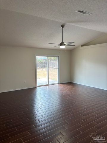 5687 Sweetbirch Ln, Milton, FL 32583