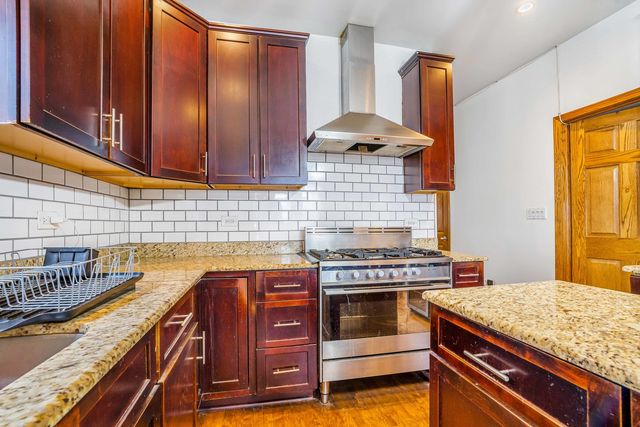 2345 Harvey Avenue, Berwyn, IL 60402