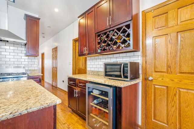 2345 Harvey Avenue, Berwyn, IL 60402