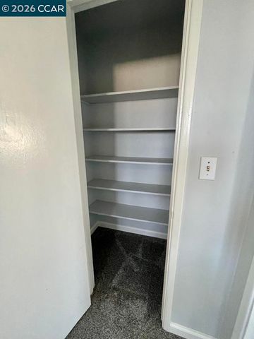 1636 101St Ave, Oakland, CA 94603