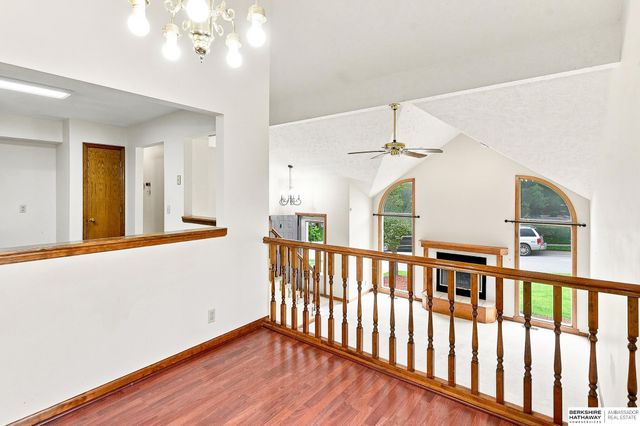 15428 Locust Street, Omaha, NE 68116
