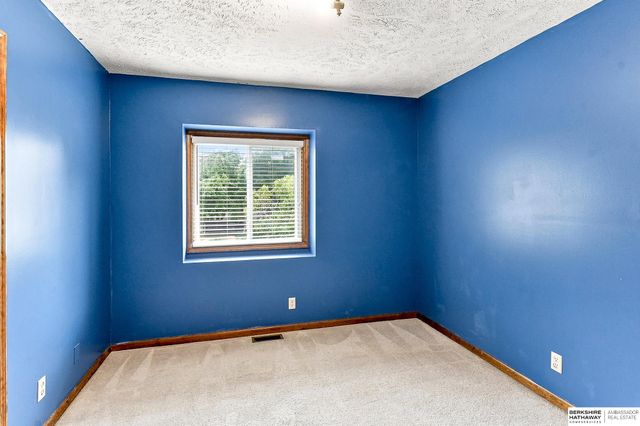 15428 Locust Street, Omaha, NE 68116