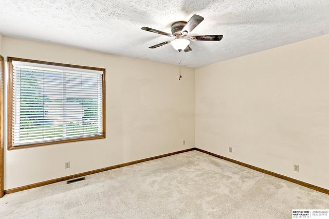 15428 Locust Street, Omaha, NE 68116