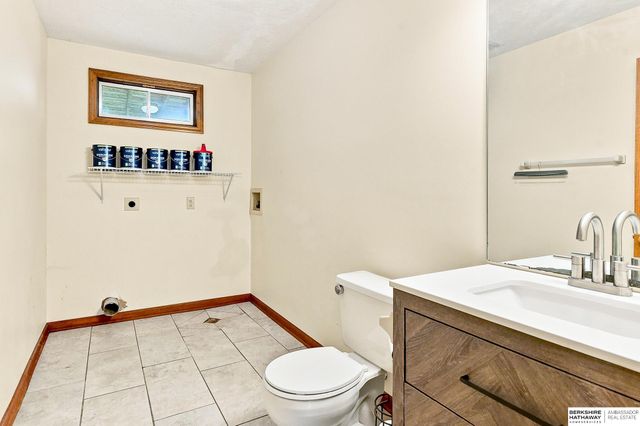 15428 Locust Street, Omaha, NE 68116