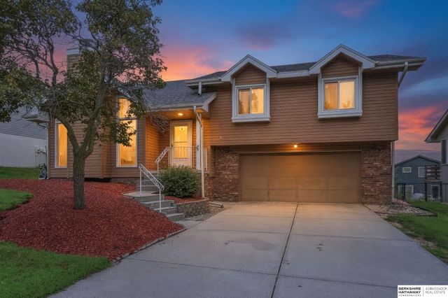 15428 Locust Street, Omaha, NE 68116